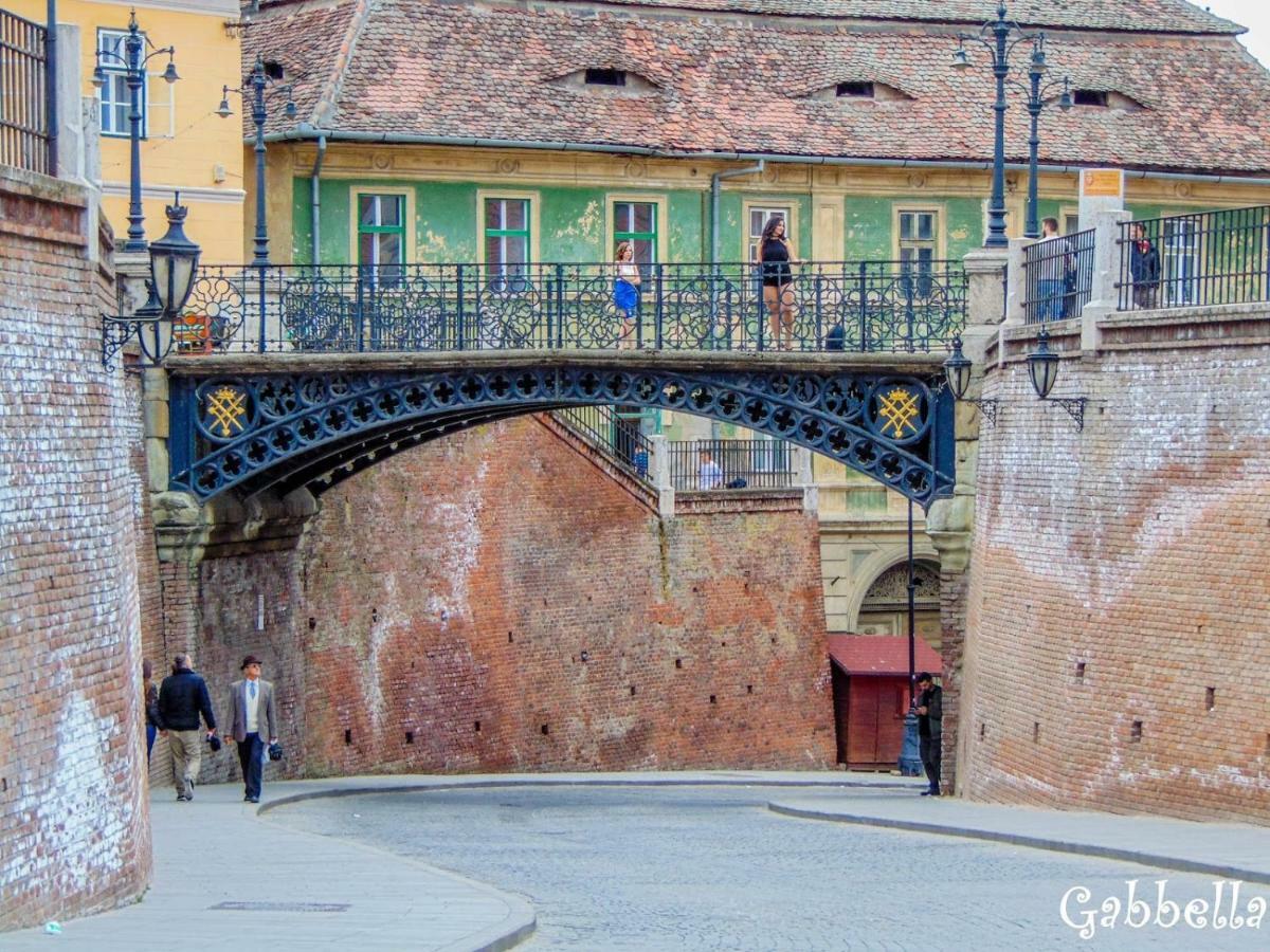 Apartment Queen Bridge Sibiu Exterior foto